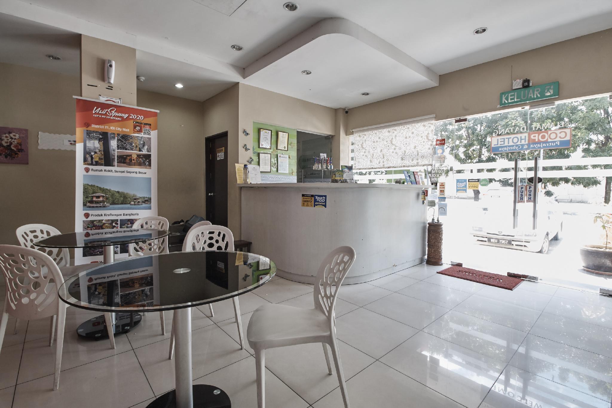Coop Hotel Putrajaya & Cyberjaya Kampung Dengkil Extérieur photo